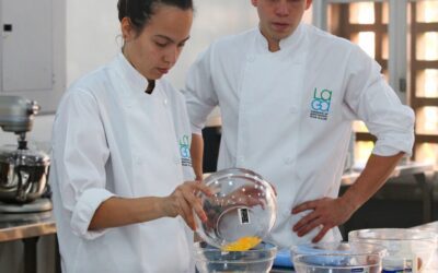 La academia de gastronomía UCAB PLAZA´S permite a los jovenes venezolanos certificarse cómo cocineros.