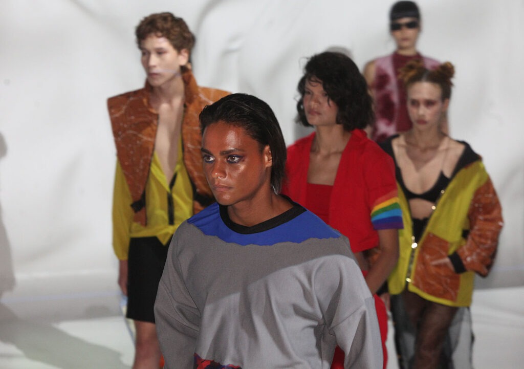 Desfile-4ta-promocion-diseno-de-moda-UCAB-38-1024×721